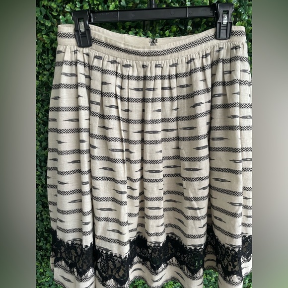Alice + Olivia - Black & Off-White Aztec Patterned Skirt | Has Pockets - Sz 8 - Picture 7 of 12